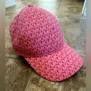 ✨NWOT Michael Kors Logo Hat✨
